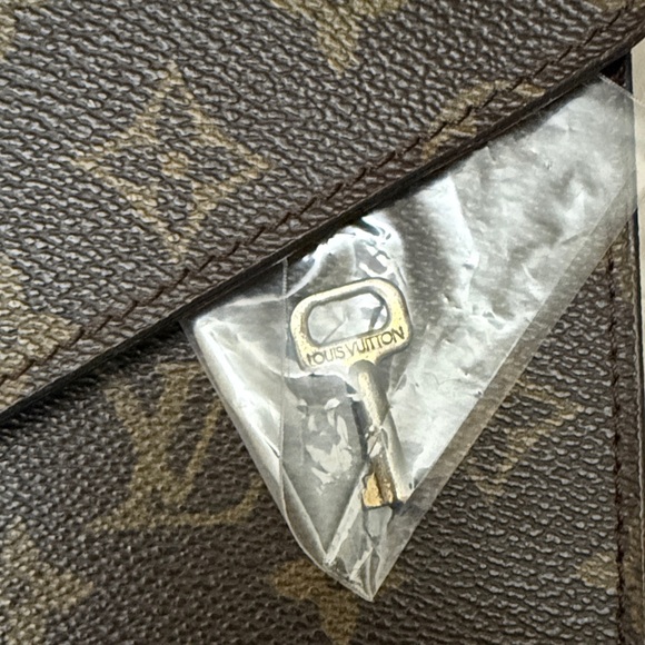 Authentic Louis Vuitton Dark Brown Monogram Briefcase/ 2 way bag - Picture 3 of 11